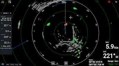 RAYMARINE Quantum 2 - 20" radar, 24 mile, doppler (with 15m cabling)